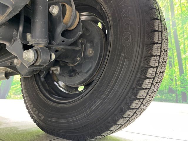 お車を安心してお乗りいただく為には、足回りの定期点検が欠かせません。サービスサポート（有償保証）では無料点検もご提供しており、安心のカーライフをお過ごしいただけるサポート体制が整っています。