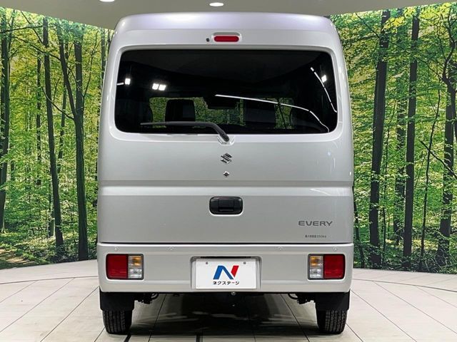 安心の最長10年・走行無制限保証（有償）をご用意。保証内容も充実はもちろん、無料点検＆オイル交換や、年中無休の全国・24時間ロードサービスも付帯されておりますのでご安心下さい。