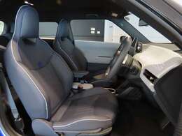 シートやステップもきれいな状態です。前席シートヒーター装備