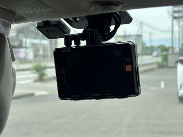 PANASONIC製カーナビ装着済み！BLUETOOTH接続も可能で快適で楽しいドライブができます！地図機能も充実しておりますので安心です。