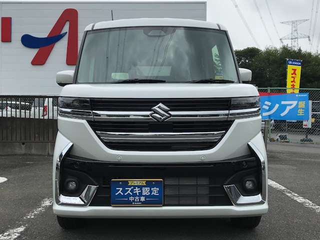 専用フロントメッキグリルが印象的です！◇HIDヘットライト＆フォグランプが装備されてます！