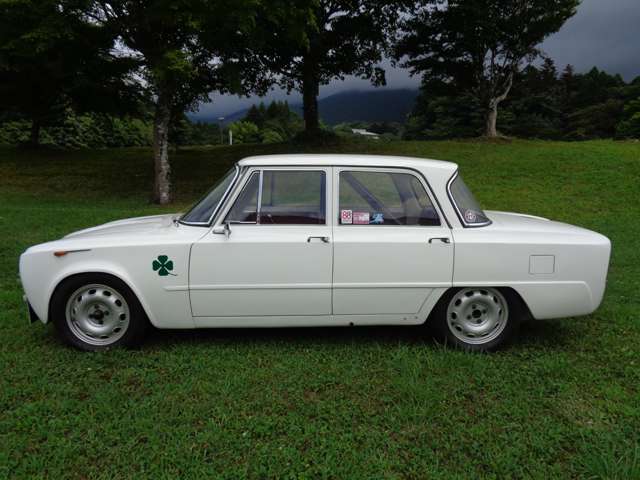 アルファロメオ　ジュリアTI　（Silver） ジュリア TI(三重)の中古車詳細 | 中古車なら【カーセンサーnet】