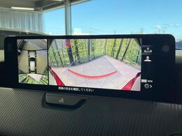 【360°ビューモニター】専用のカメラにより、上から見下ろしたような視点で360度クルマの周囲を確認することができます☆死角部分も確認しやすく、狭い場所での切り返しや駐車もスムーズに行えます。
