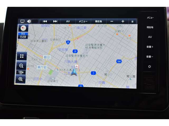 純正ナビゲーションです☆ワイドで明るい液晶画面、簡単な操作方法、多機能ナビゲーション。知らない街でも安心です。