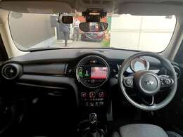 LIBERALAでは多種多様なボディコーティングを取り揃えております。その中でも高級※のコーティングをあなたの一台に。詳しくはコーディネーターがご提案させていただきます。