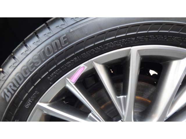 左リヤホイール傷あり