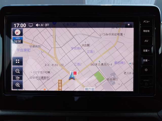 日産純正Wi-Fi内蔵ナビ(MM223D-L)装備。スマホを使って部分地図更新が可能です。フルセグ地デジTV、FM/AMラジオ、Bluetoothオーディオ、SDカード対応などオーディオ機能も充実です。