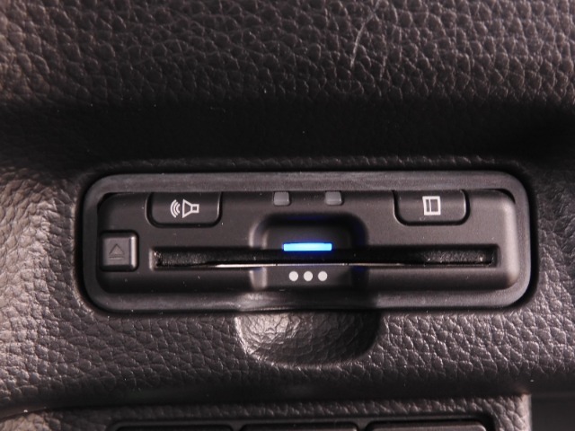 今や必需品の◆ETC車載器　装備車◆　有料道路を利用する際にスムースに通過でき、わずらわしい料金支払いから開放されます！