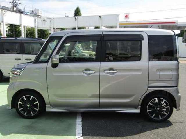 ユタカではお車のトータルサポートを目指し、お客様一人一人のご要望に合ったお車を提案出来るよう日ごろから邁進しております。　気になることは何でもお電話ください。