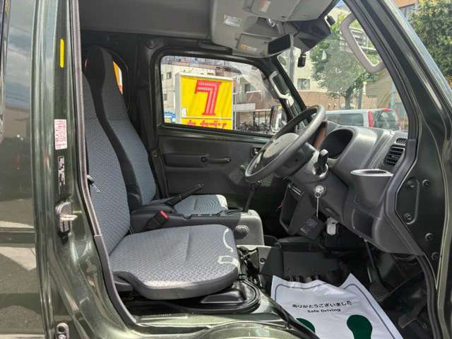 《《最新入庫車両》》☆カーセブンは全車ユーザー買取車！余分な中間マージンは発生しないので厳選良質車を魅力的な価格にてご提供致します。　お問合せはお早めに！《フリーダイヤル》0120-855-088