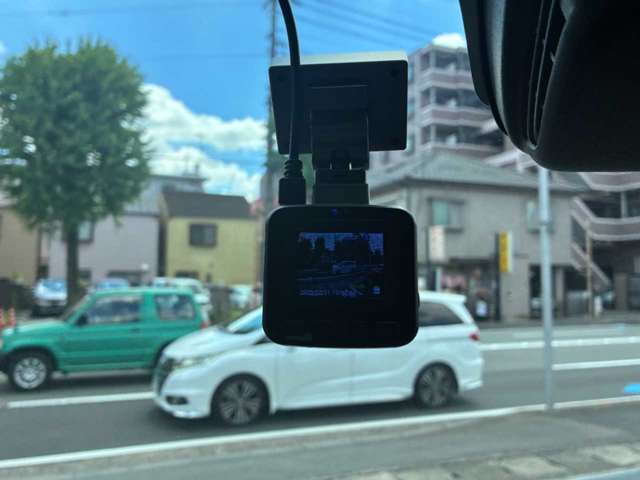 映像・音声などを記録し、 もしもの事故の際の記録はもちろん、旅行の際の思い出としてドライブの映像を楽しむことができます。