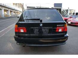 クレジット会社様との提携により、遠方の方やご多忙でなかなかご来店出来ない方、携帯もしくはパソコンからご入力頂き仮審査が出来る、Webオートローンを導入しております。お気軽にお問い合わせください。