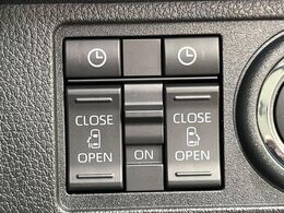 【両側パワースライドドア】スマートキーや運転席のスイッチで後席両側スライドドアの開閉が可能♪電動だから力を入れてドアを開ける必要が無く、小さなお子様でも簡単に開け閉めでき快適です♪