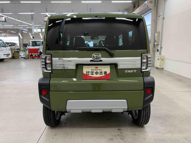 ショールームから駐車場にかけて屋根がついておりますので
