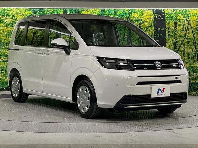 大好評のボディコーティング「弾スプラッシュコート」もご納車までに施工可能。通常のガラスコートと異なる、耐久年数6年の無機質ガラスコーティングが、ボディをキレイな状態に保ってくれます。