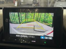 【バックカメラ】駐車時に後方がリアルタイム映像で確認できます。大型商業施設や立体駐車場での駐車時や、夜間のバック時に大活躍！運転スキルに関わらず、今や必須となった装備のひとつです！