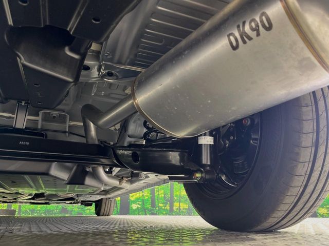 お車を安心してお乗りいただく為には、足回りの定期点検が欠かせません。サービスサポート（有償保証）では無料点検もご提供しており、安心のカーライフをお過ごしいただけるサポート体制が整っています。