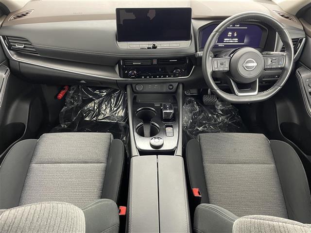 【インパネ全体】全方位で視界が広く、高い目線で運転もしやすいです！