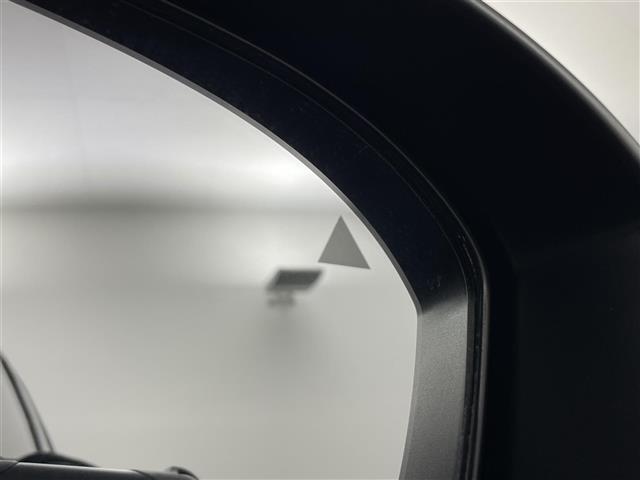 【ルーフ】大きなへこみや色褪せもなくきれいな状態です！ひょう害車は販売いたしませんのでご安心ください。