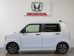 ボディカラーはプレミアムサンライトホワイトパールです。