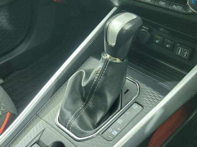 お車に合わせて無料保証以外にも、保証範囲、期間、距離を拡充させた有料保証もご用意しております！中古車の購入が初めてで不安・・・というお客様もご安心ください！