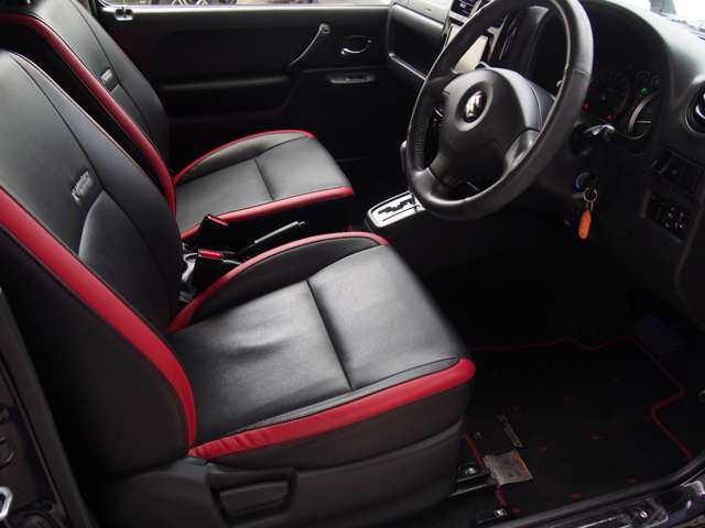 内装はオリジナル、運転席シートヒーター付きです