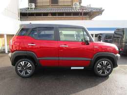 この度スズキのクロスビーが入荷しました！色はバーニングレッドPMミネラルグレー2トーンRになります！