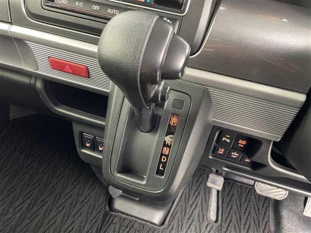 【シフトレバー】シフトも操作しやすく快適なドライブを楽しんでいただけます！