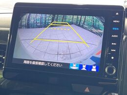 【バックカメラ】駐車時に後方がリアルタイム映像で確認できます。大型商業施設や立体駐車場での駐車時や、夜間のバック時に大活躍！運転スキルに関わらず、今や必須となった装備のひとつです！