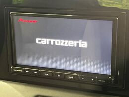 【ナビゲーション】目的地までしっかり案内してくれる使いやすいナビ。Bluetooth接続すればお持ちのスマホやMP3プレイヤーの音楽を再生可能！毎日の運転がさらに楽しくなります！！