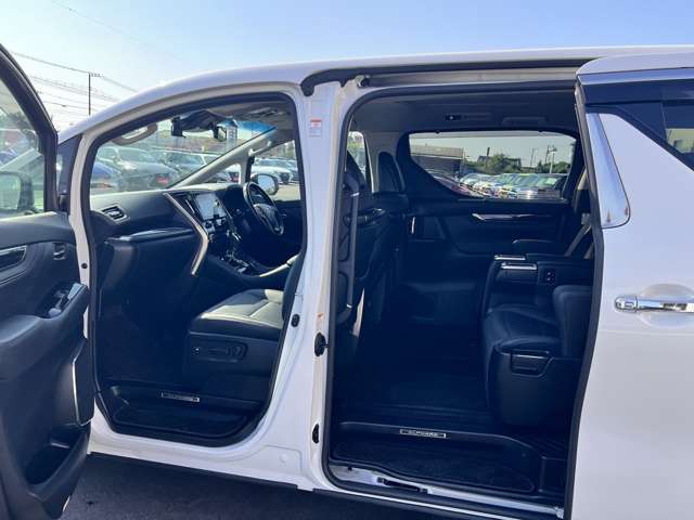 ☆チャンスの魅力7☆　待望の！自由返済型ローンを低金利でご利用頂けます！「今の車の支払いが残り一年ある..」　「今は仕事が順調だけど..」そのような方も心配いりません！ご返済金額を調整、変更できます！