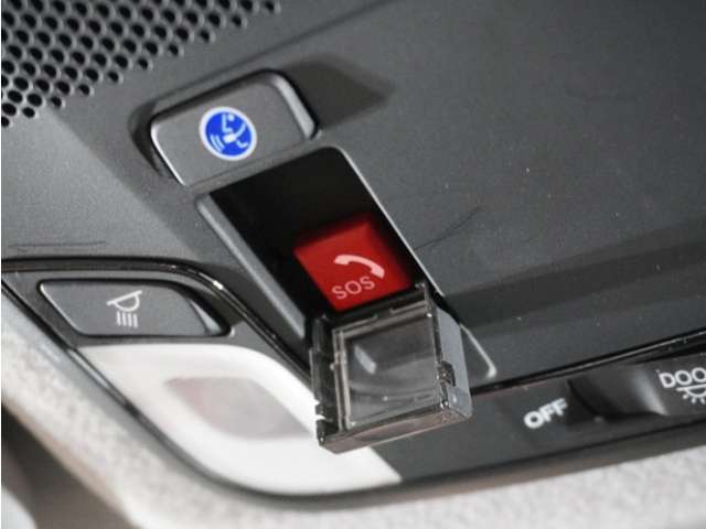 新世代コネクテッド技術「Honda CONNECT」搭載。緊急時にオペレーターのサポートを受けることも可能です。
