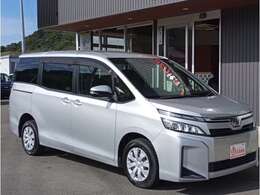 「家族のためにどんな福祉車両を選んだらいいだろう」、「福祉車両を初めて使うけど、使い方聞けるのかな」福祉車両を探す方の不安を取り除き、そばで助言させていただくのが当店の営業方針です。
