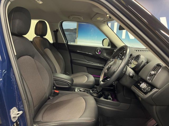 ●シートの使用感：破れ・へたりも少なく、ご覧の通りきれいな状態を維持しております。また、室内クリーニング・コーティングもご用命いただけます。