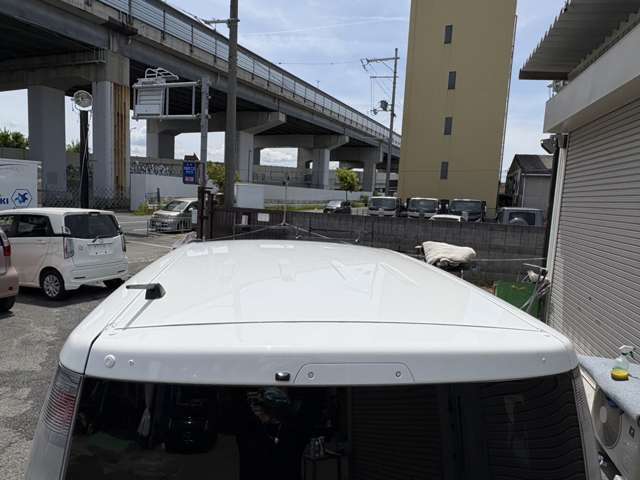 ご覧頂きありがとうございます。当社では整備工場、板金工場ともに併設しております。全車その自社工場にて徹底的にチェックし、お客様にご安心頂ける車輛を販売致します。