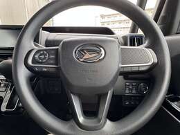 ステアリングスイッチ付き★ナビの音量調整などもハンドルスイッチでできるので便利です！