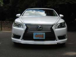 当店のレクサス　LSバージョンCをご覧頂き誠にありがとう御座います。写真だけでは品質が伝わり兼ねますので、是非現車をご覧下さい！スタッフ一同お待ちしております♪