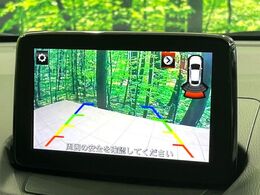 【バックカメラ】駐車時に後方がリアルタイム映像で確認できます。大型商業施設や立体駐車場での駐車時や、夜間のバック時に大活躍！運転スキルに関わらず、今や必須となった装備のひとつです！