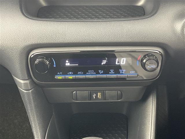 【衝突軽減ブレーキ】衝突するおそれが高い場合、音と光で注意して強いブレーキングを行い、衝突回避・被害軽減を支援します。機能には限界があるためご注意ください。