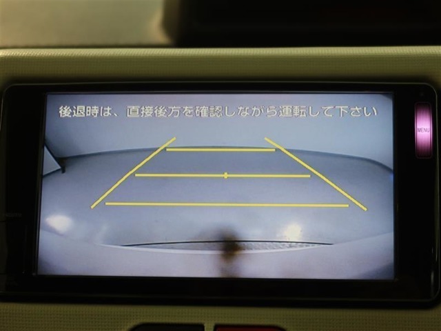 バックガイドモニターで、後方を確認しながら安心して駐車することができます。運転初心者も熟練者も必須の機能ですよ！