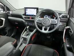 操作性が良い運転席まわりです！