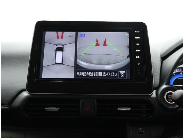トップビュー＆フロントビュー・車両に取り付けたフロント、サイド、バックカメラの映像を合成して画面上に表示させることで、低速時の運転を補助する装置です。