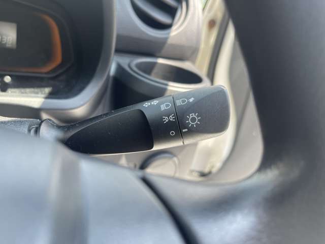 運転席操作部の写真です！車内もキレイにクリーニングしています！Webサイトでは動画も配信中♪ → https://asukapeople.com/　他の画像が見たい場合は是非お問合せ下さい！