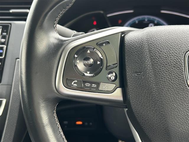 こちらはハンドルの写真です。中古車なので、若干の使用感はありますが、破損、不具合等はありません。ユーザー様から買取した車両を、一台一台チェックして問題のない車両を珪砂しております。ご安心ください。