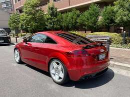 リアスポイラーは手動で変えれます