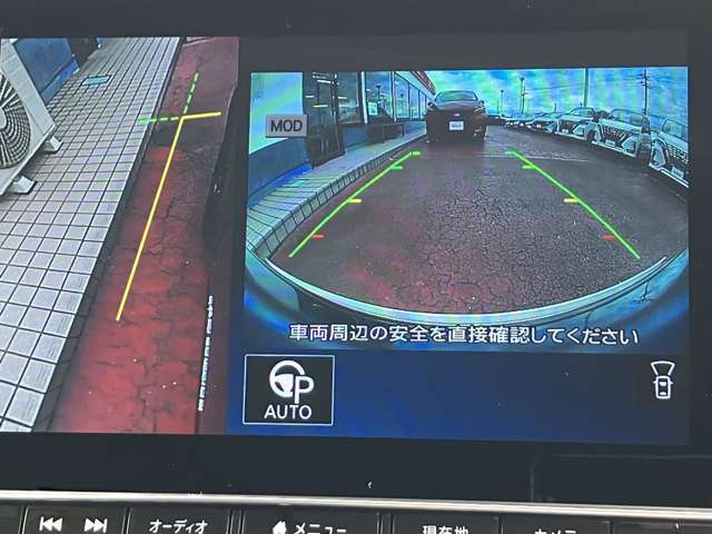 左サイドカメラとフロントカメラ運転席から死角となりやすい車両左前部分や前方部分もバッチリ見えます♪