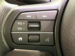 【アダプティブクルーズコントロール】高速道路での長距離走行が楽に！！自動で速度を保つクルーズコントロールが、衝突軽減システムと連携し、前方の車両を感知して車間を保つように速度調節してくれます！！