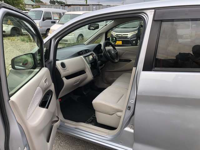 当店の車検は格安で大好評です！当店で購入していない車でも代車無料で大好評です！！是非車検だけでもご連絡下さい！もちろん見積もりは無料です！！