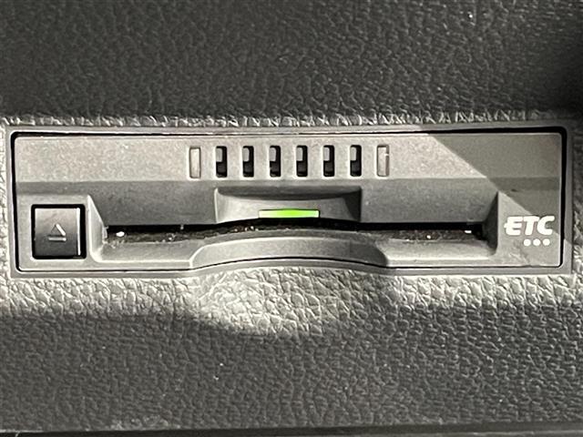 ◆【ETC】有料道路を利用する際に料金所で停止することなく通過できる、ETC車載器（ノンストップ自動料金収受システム機器）が装備されています。セットアップを行うことで利用可能になります。