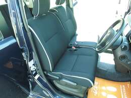 シンプルな運転席ですので、どなたでもすぐ慣れて頂けます！